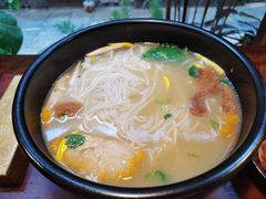 -银米·云南传统过桥米线(双廊黑金冠店)