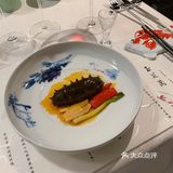 在每道菜之间分享彼此的故事