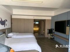-网鱼电竞酒店(成都欢乐谷金府地铁站店)