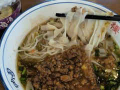 -裕新楼粉面馆·石磨手工粉(四方坪店)
