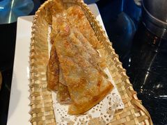 -帅巴人舅母子腊蹄民俗村