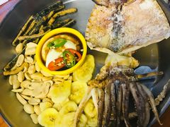 -BHC炸鸡(明洞总店)