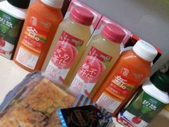 -全家便利店(洛川东路店)