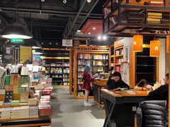 -SISYPHE BOOKS西西弗书店(龙湖滨江天街店)