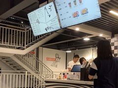-极限PLAY运动娱乐新世界·团建派对潮玩休闲馆·室内蹦极高空游乐园