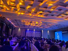 -上海龙之梦万丽酒店