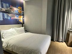 -柏槿酒店(罗湖口岸向西地铁站店)