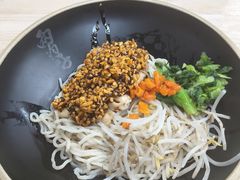 口水鸡拌面-两勺子一碗口水鸡拌面