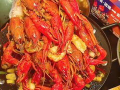 -何师烧烤Pro ·江湖川菜·小龙虾·精酿啤酒(太古里旗舰店)