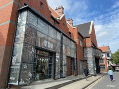 -钟书阁(松江泰晤士小镇店)