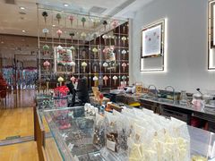 零售区-VENCHI 闻绮(上海佛罗伦萨小镇店)
