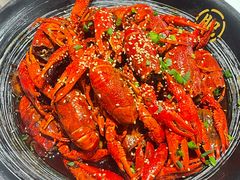 -肥肥虾庄·金牌油焖大虾(汉街SKP店)