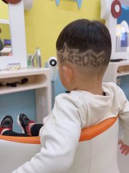 -爆米花儿童美发乐园