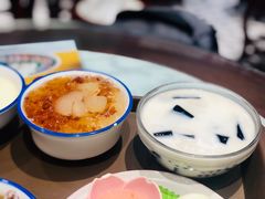 桃胶银耳雪梨-五条人糖水铺(武林总店)