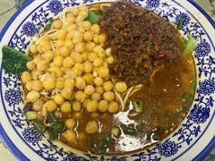 -渝之汇牛肉豌杂面