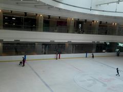 -陈露国际冰上中心(天津嘉里汇店)