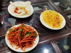 -牛一嘴·兰州牛肉面·大盘鸡(财富中心店)