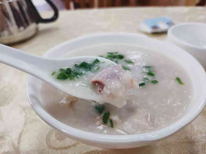 新城饭店洲心大粥城-"晚上从黄腾峡回来就直奔这里了.两人要了.