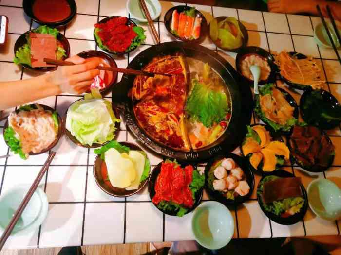 聚贤庄江湖市井火锅-"可能是新店的缘故,服务人员还不够,稍微登.