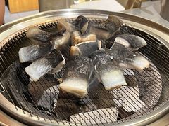 -围炉肉舍•炭烤活鳗•丹东海鲜烤肉(步行街店)