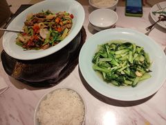 -荷花亭·湖北融合菜(中商广场店)