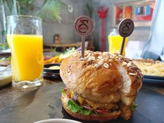 -HIGH FIVE哈福手工汉堡(桂林路店)