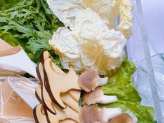 -红鼎豆捞·非遗鲍皇汤火锅(宝丰路店)