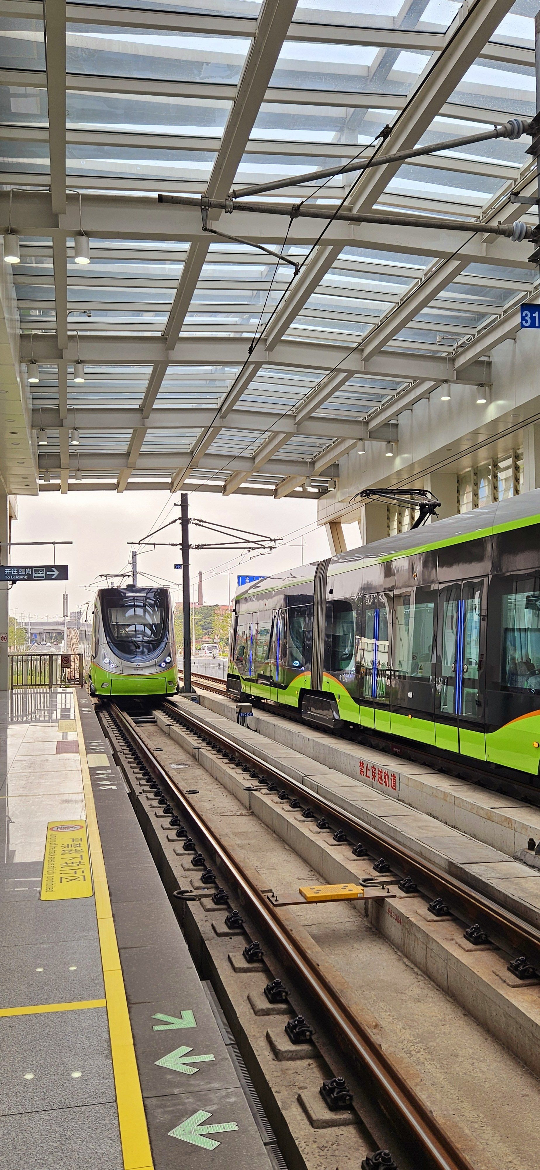 也坐一次佛山轻轨