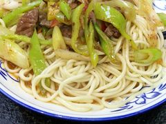 -牛一嘴·兰州牛肉面·大盘鸡(财富中心店)