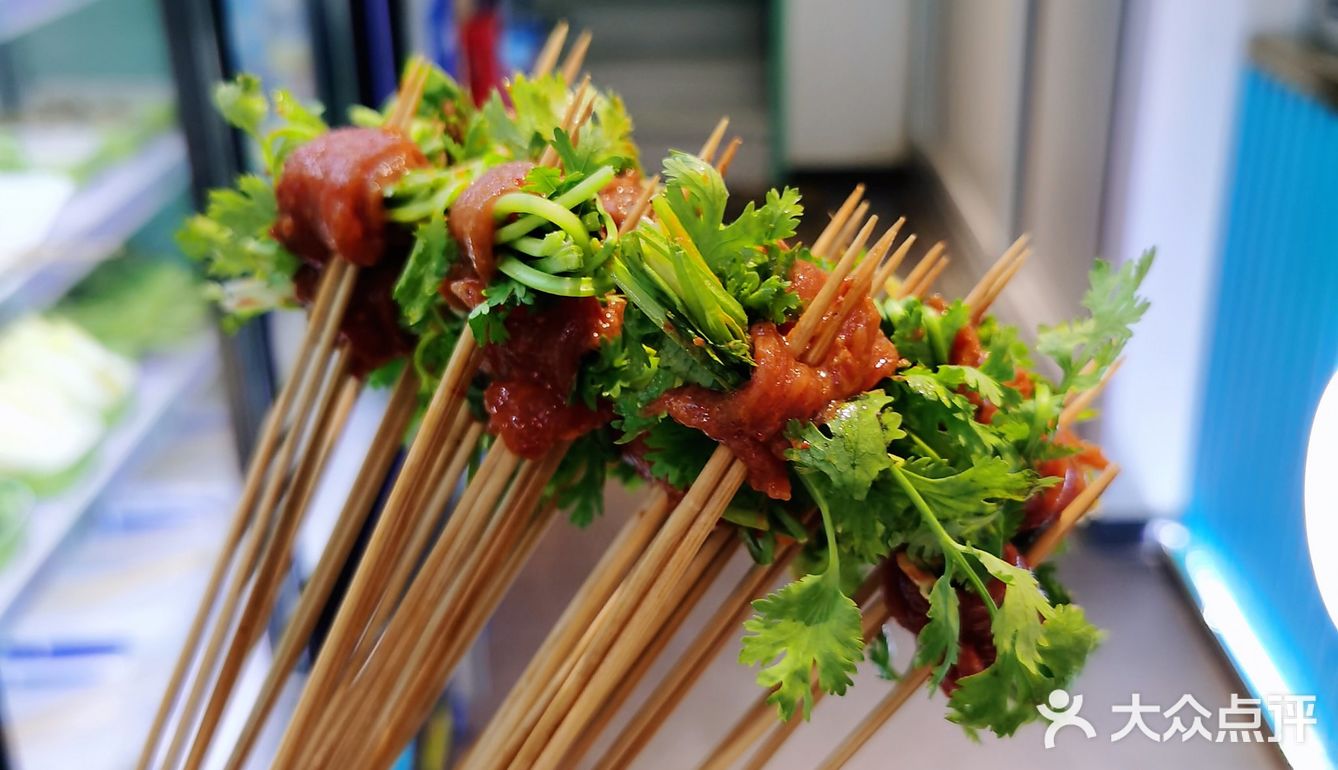 我是来拍照打卡的？不，我是来吃串串香的