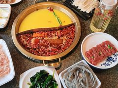 -小天鹅火锅·一线江景洪鼎旗舰店(洪崖洞店)