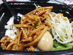 -同济大学本部学苑饮食广场