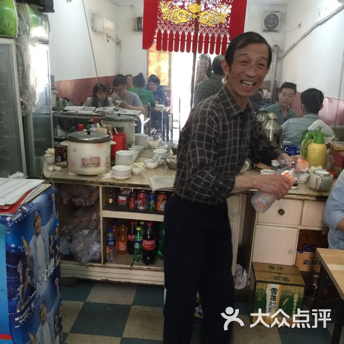益民餐厅服务态度超级好的老板图片 第1张