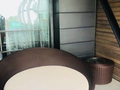 -上海滴水湖皇冠假日酒店