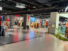 -燕莎奥特莱斯购物中心