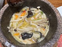 石锅小煮鲜杂菌-敏珠拉姆藏餐·南京厨房(富春江东街店)