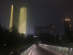 -南京眼步行桥