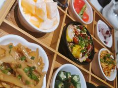 九宫格玲珑前菜-新仙清汤牛腩(铜锣湾店)