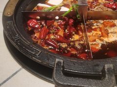 -爱你您·自家鱼塘·活水喷泉鱼火锅(八里店)