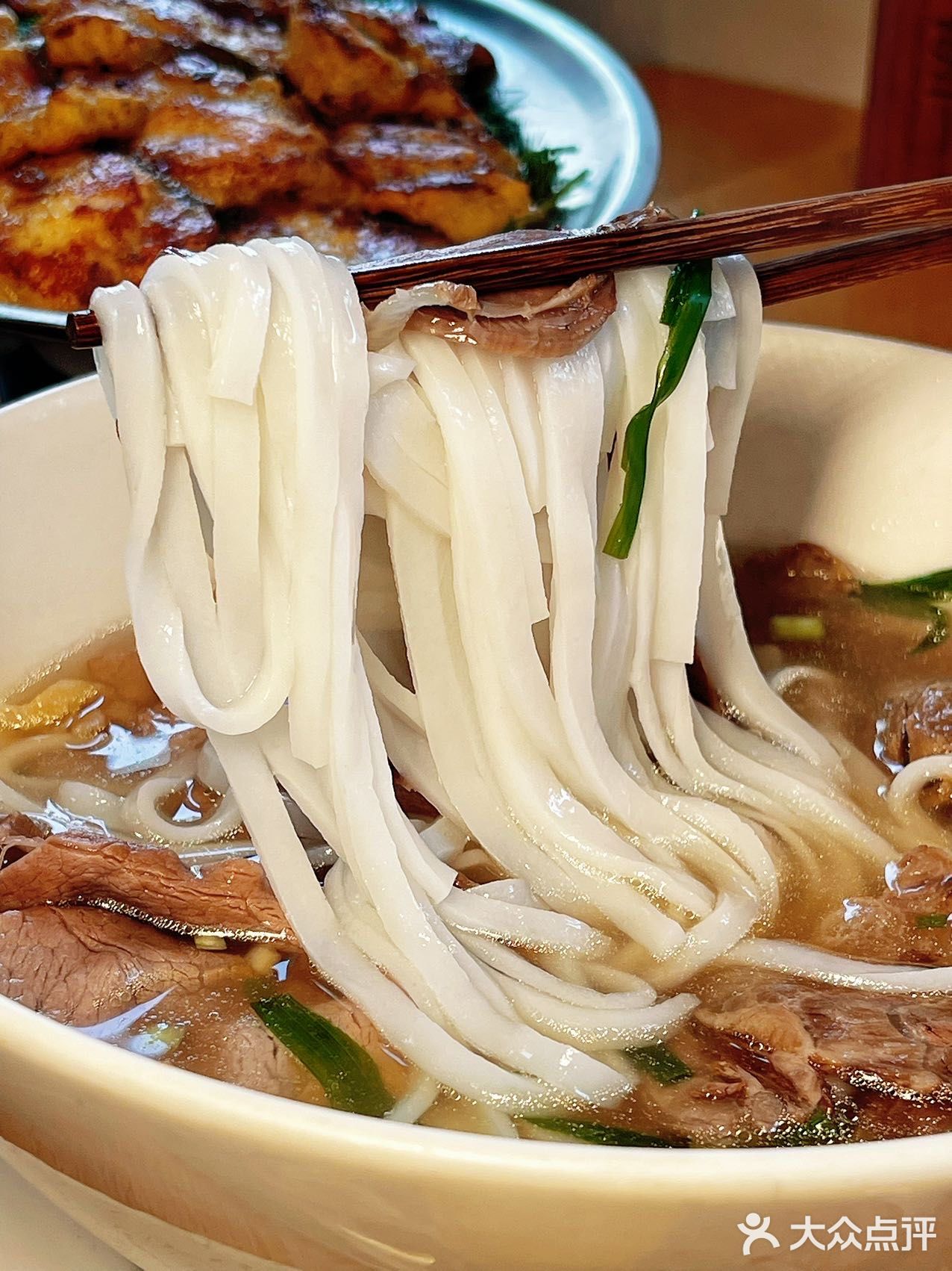 越南菜就看这家，12年老牌口味贼正宗！[加油]