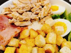 经典凯撒鸡肉-橙食派沙拉(滨海伊势丹店)