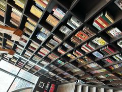 -钟书阁(松江泰晤士小镇店)