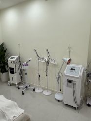 -苗方清颜专业祛痘·皮肤管理