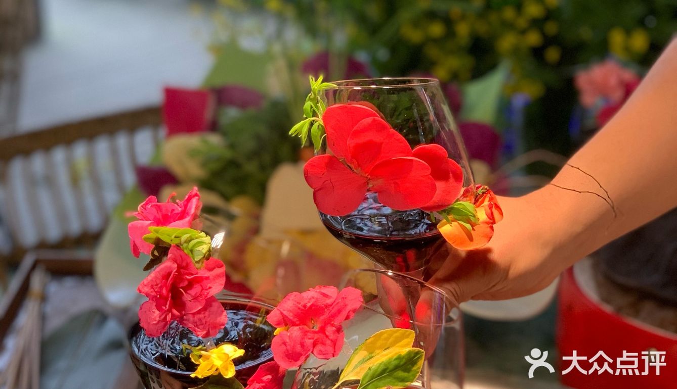 电子科大！湖光梦影茅歌水韵喊你吃火锅儿！