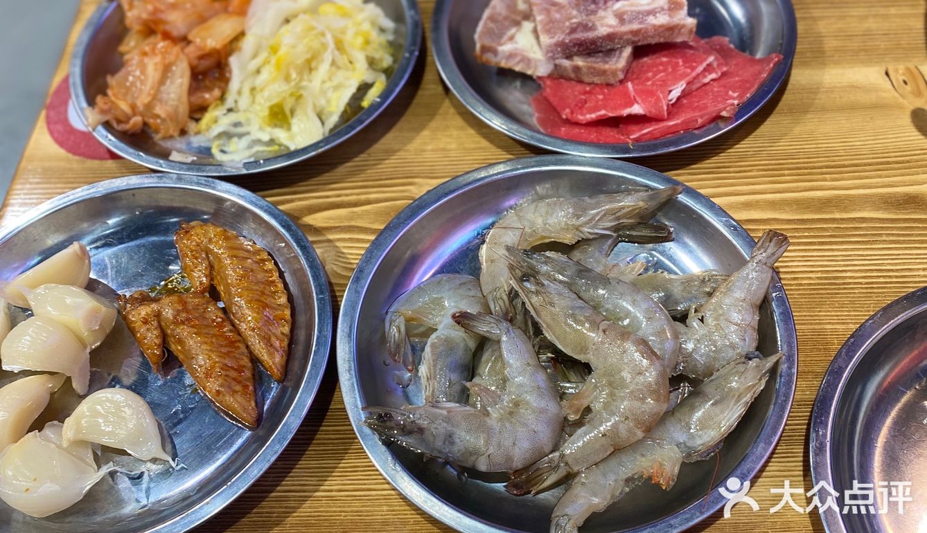 亲们！这家自助烤肉店太赞了！原始人自助烤肉