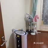 到之后商家就会出来接的！