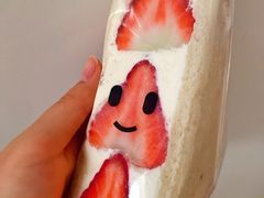 草莓三明治-Fruwich果明治(西单更新场店)