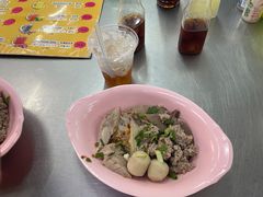 猪肉细米粉汤-榮泰米粉湯(Left Shop)