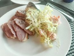 -亚洲国际大酒店·云顶阁旋转自助餐厅