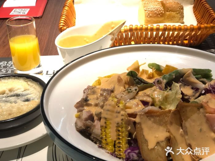 西堤牛排(龙德广场店)鸡肉大虾鲜蔬波奇碗图片